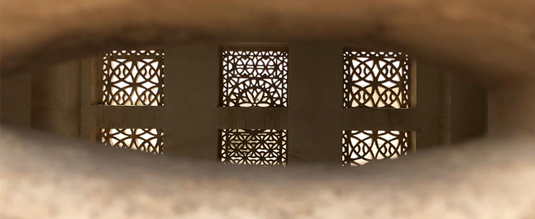 العمارة التقليدية في منطقة الشرق الأوسط وشمال أفريقيا: حلول التغلب على ظروف المناخ وتوفير وسائل الراحة